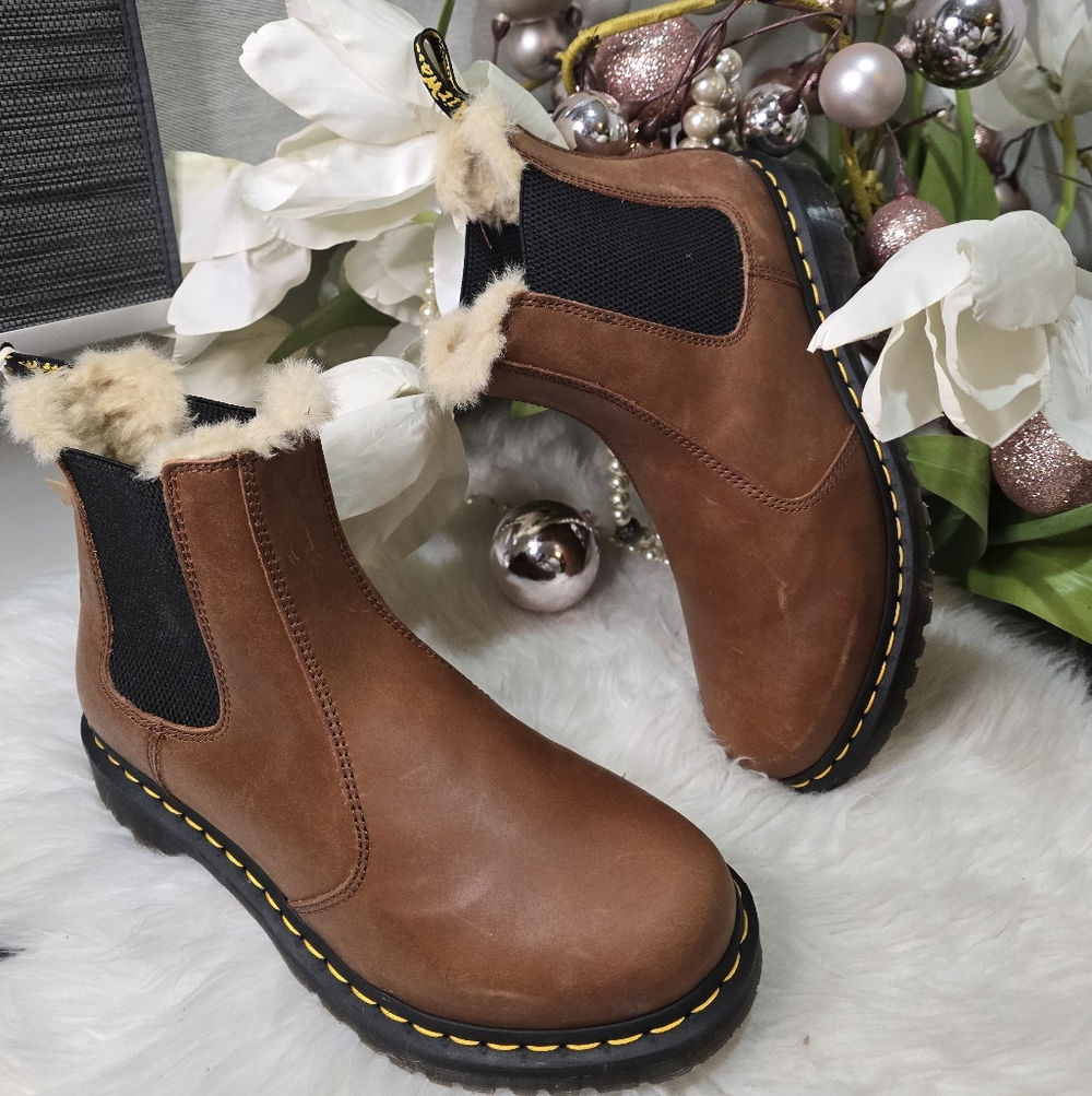 Dr. MartensWomen's Leonore Faux Fur Lined Chelsea Boots in Tan Size 11 New